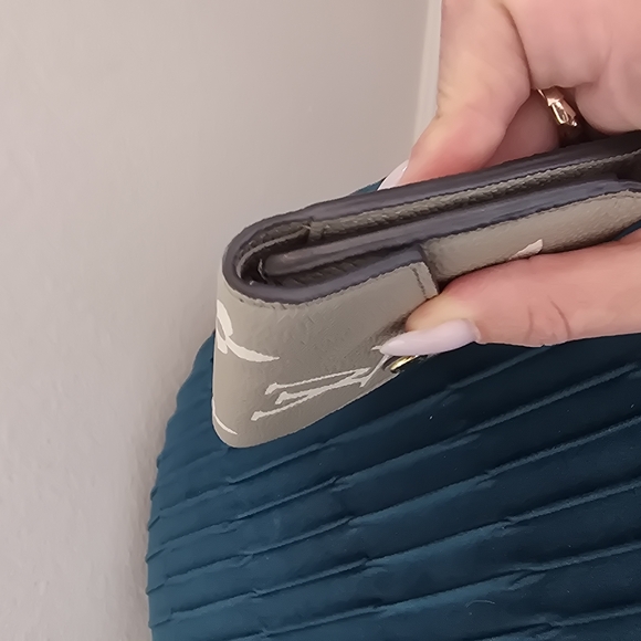 Louis Vuitton Victorine wallet - Picture 7 of 15